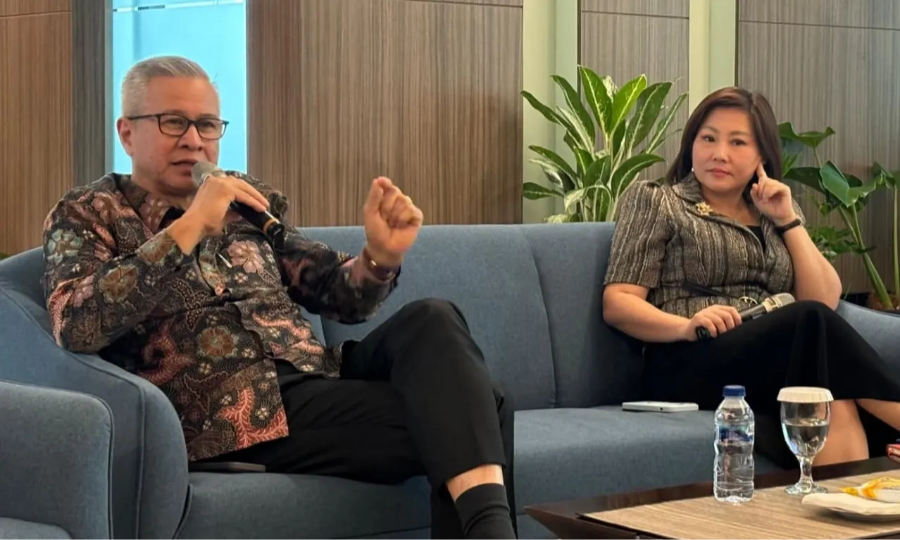 <p id="isPasted">Bakal Pangkas 1.063 Jadi 200 BUMN, Danantara: Banyak Bisnis Saling &lsquo;Kanibal&rsquo;</p>