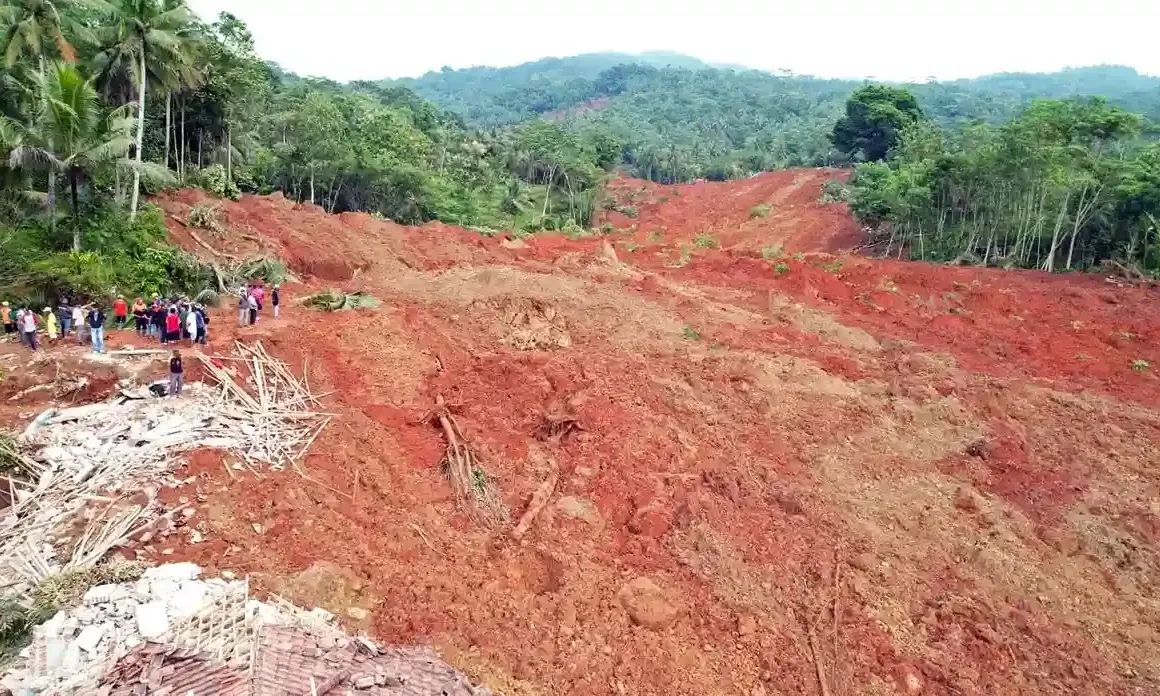 <p>Presiden Prabowo Sampaikan Duka Pada Korban Longsor di Cilacap</p>