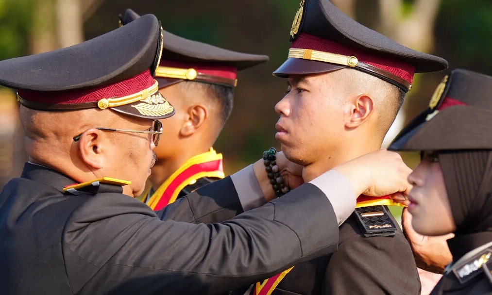 <p>DPR Pemerintah Harus Patuh Larangan Jabatan Sipil Untuk Polri</p>