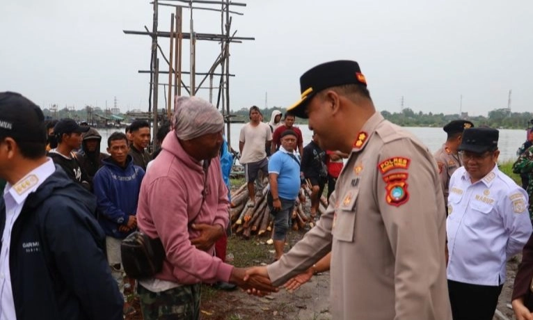 <p>Polisi Tindak Tambang Timah Ilegal di IUP PT Timah</p>