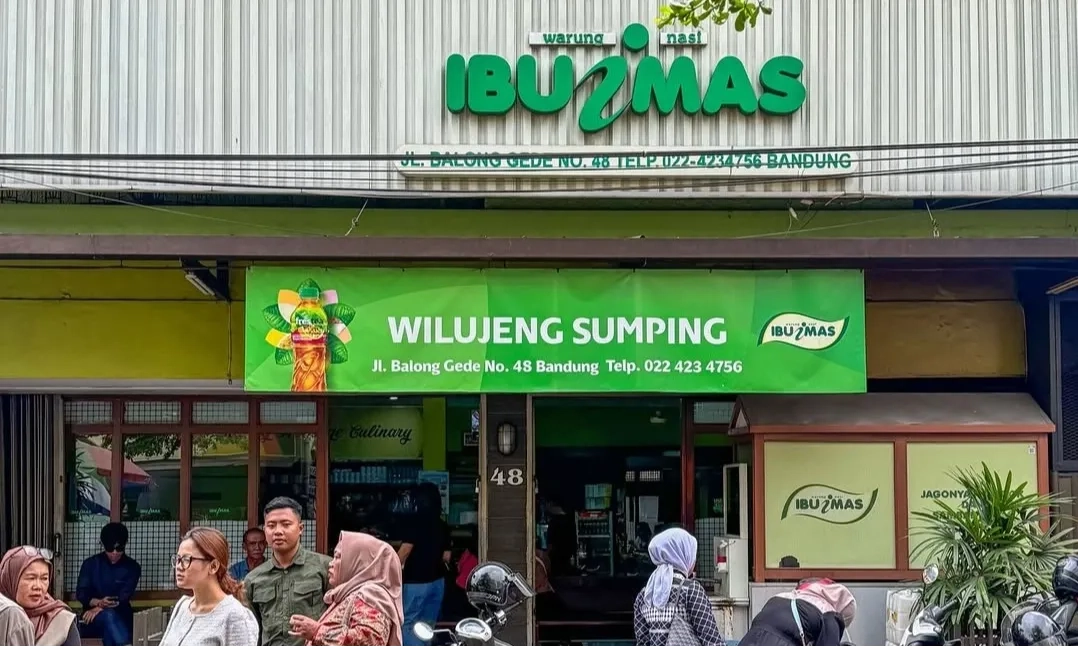 wanita sabung ayam Rekomendasi Kuliner Viral Wajib Coba Saat Liburan ke Bandung