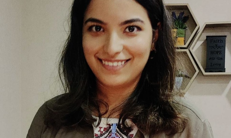 Berniaga Dengan Keindahan Keringnya Bunga