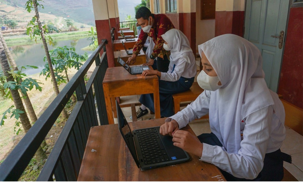 Problematik Pendidikan Via Digital