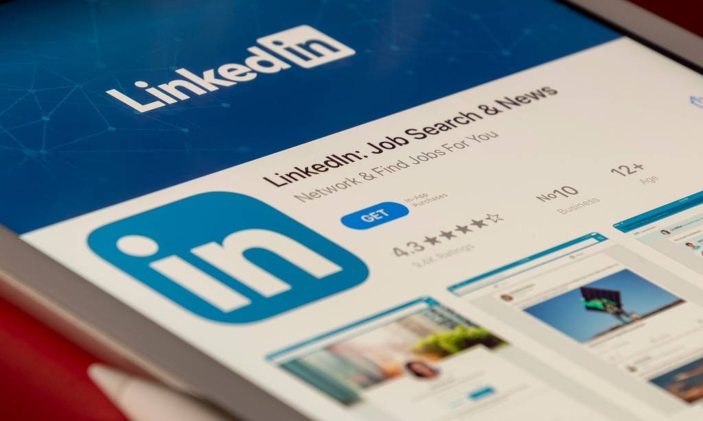 Susul Twitter, LinkedIn Akhirnya Hapus Fitur Stories