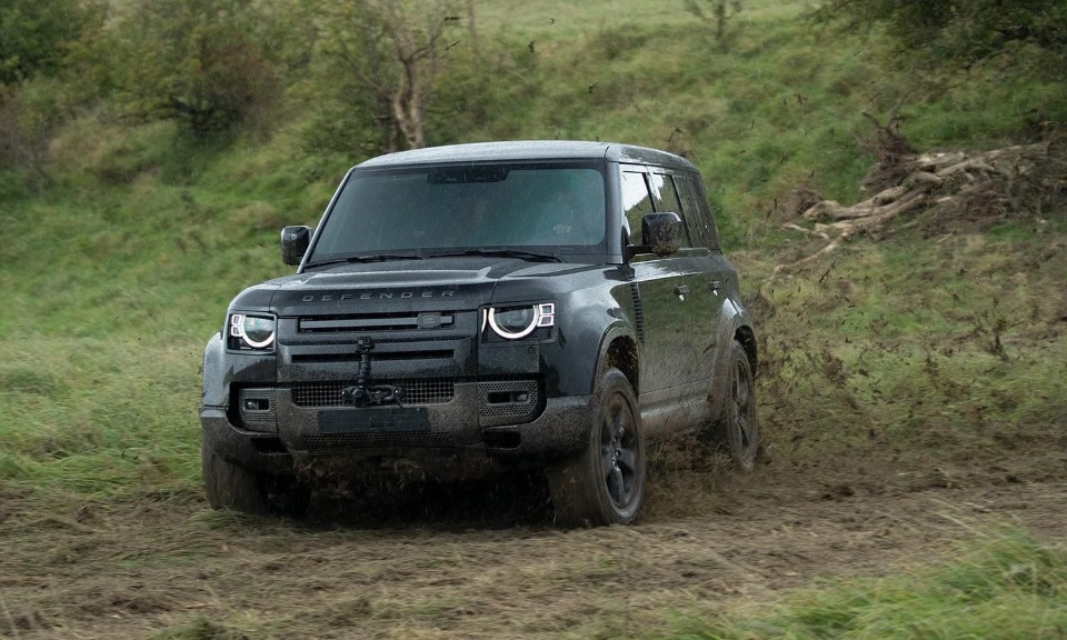 Land Rover Luncurkan Range Rover Defender V8 Bond Edition