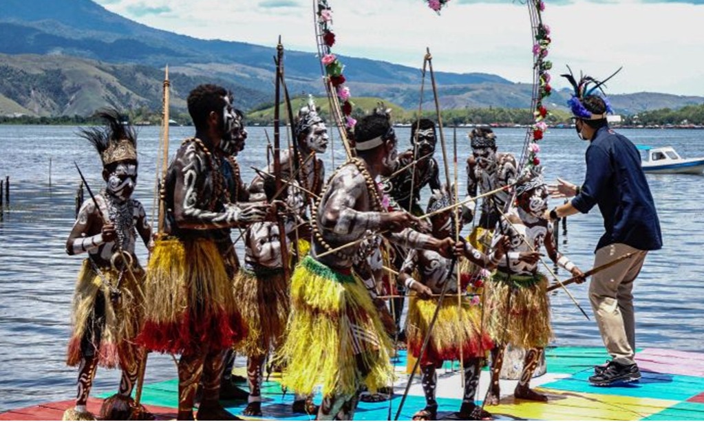 Kampung Yoboi, Wisata Desa Apung Di Danau Sentani Papua