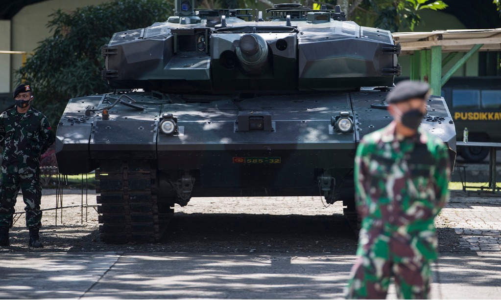 Dahana Uji Coba Roket Penghancur Tank