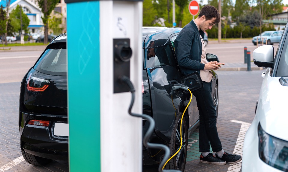 Mobil Listrik <i>Self-Driving</i> Apple Bakal Meluncur Pada 2025