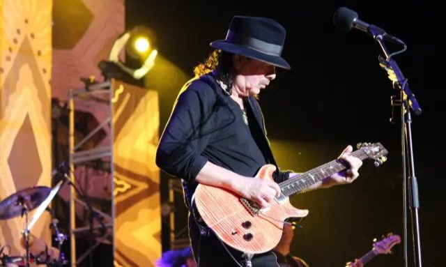 Jantungan, Carlos Santana Batalkan Konser Di Las Vegas