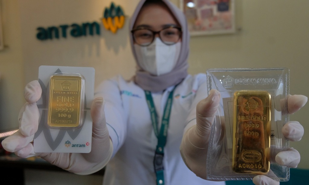 Harga Emas Antam Naik Goceng Jadi Rp940.000/gram