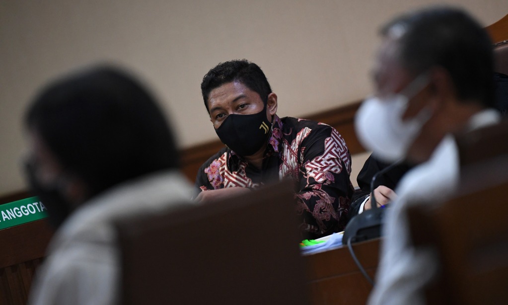 KPK Tak Banding Akan Vonis Eks Penyidik Robin Pattuju