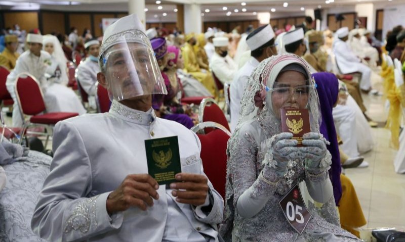 Warga Eks Lokalisasi Tambak Sari Damba Nikah Massal