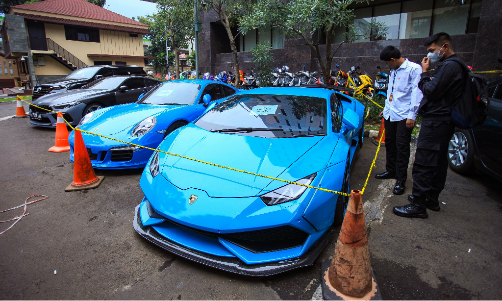 Penyidik Ungkap Trik Bagi-bagi Uang Doni Salmanan