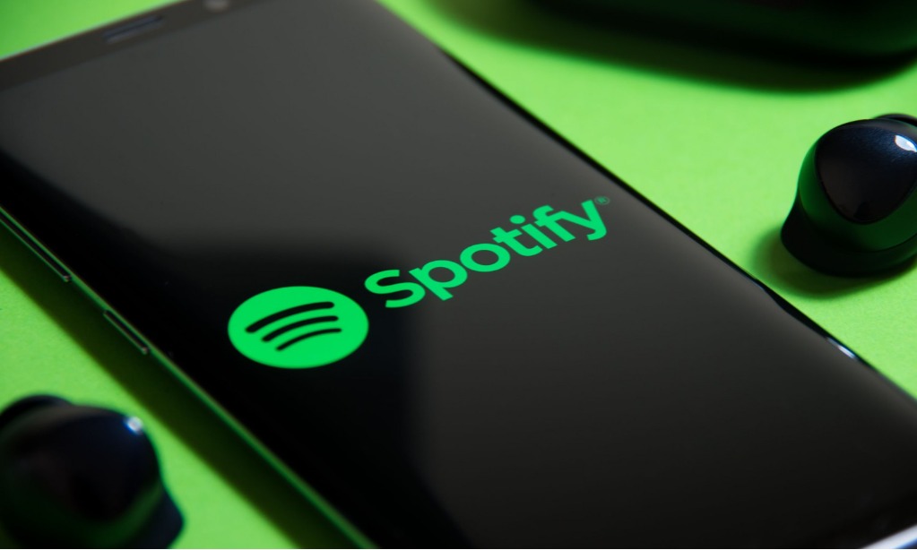 Spotify Live Akan Saingi Clubhouse Secara Langsung