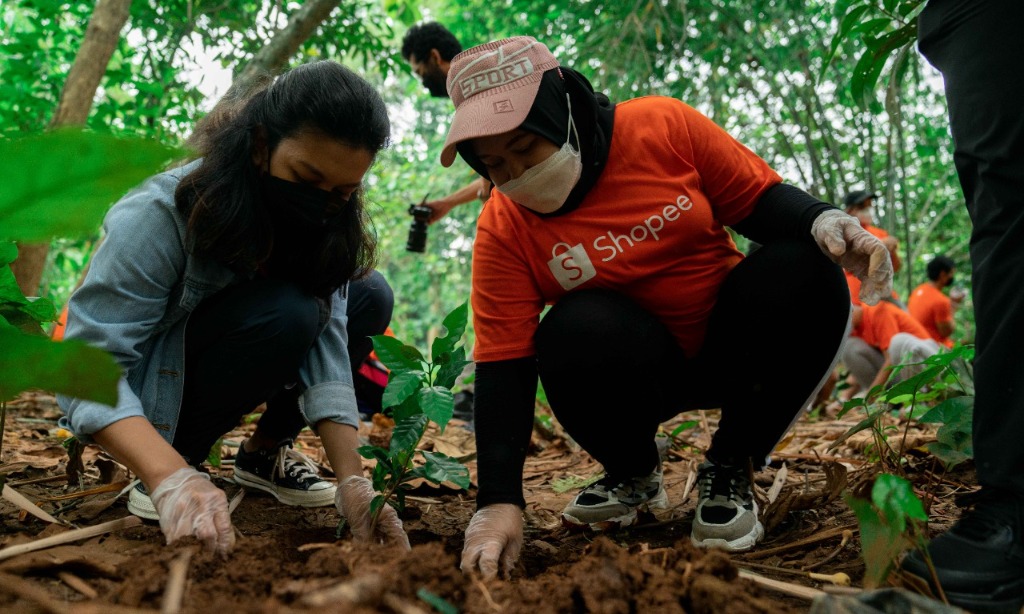 Peringati Hari Bumi, Shopee Ajak Masyarakat Tanam Pohon Kopi