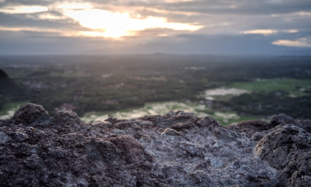 Gunung Munara, Tak Terlalu Tinggi Tapi Bikin Senang Hati