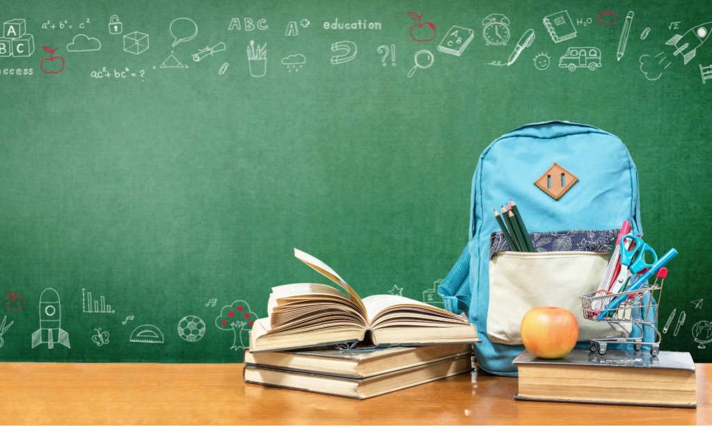 Anak-anak Di Sarmi Tiap Hari Jalan Kaki 7 Km Ke Sekolah