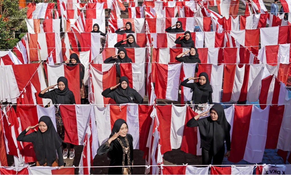 Bhabinkamtibmas Diminta Tegur Warga Yang Tidak Kibarkan Merah Putih