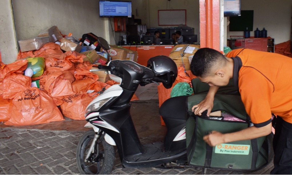 Terapkan Industri Hijau, PT Pos Indonesia Beralih Ke Kendaraan Listrik
