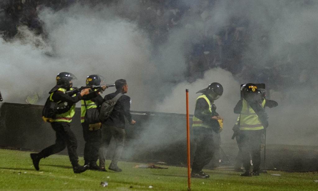Penggunaan Gas Air Mata Di Kanjuruhan Menurut TGIPF