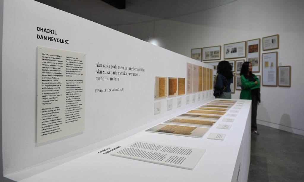 Mendekonstruksi Mitos Chairil Anwar Di "Aku Berkisar Antara Mereka"