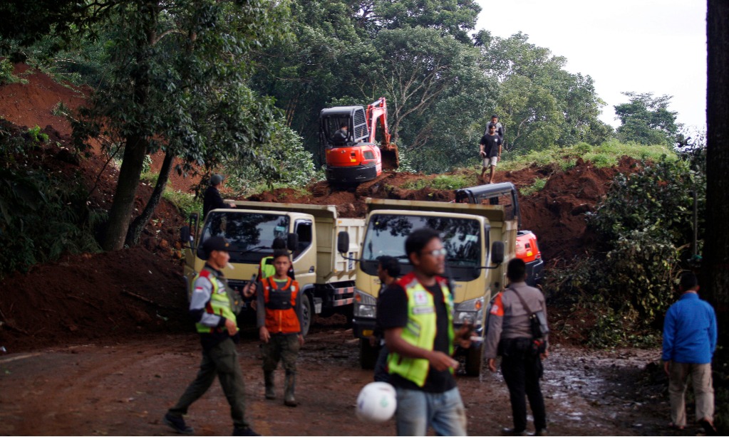 Jalur Puncak-Cianjur Terputus Pascagempa