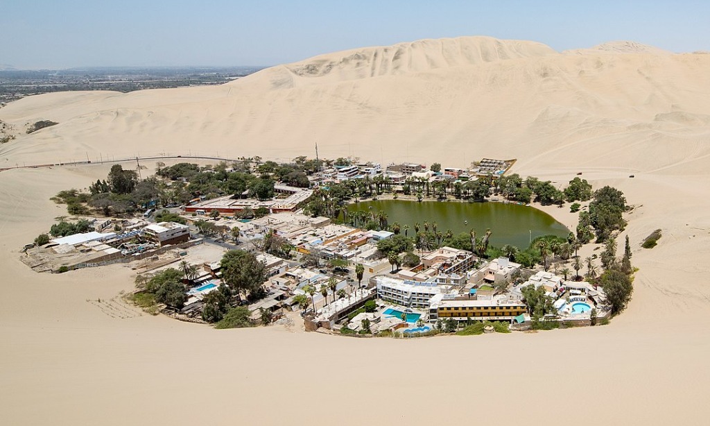 Huacachina, Oasis Eksotis Di Gurun Pasir Kering Peru