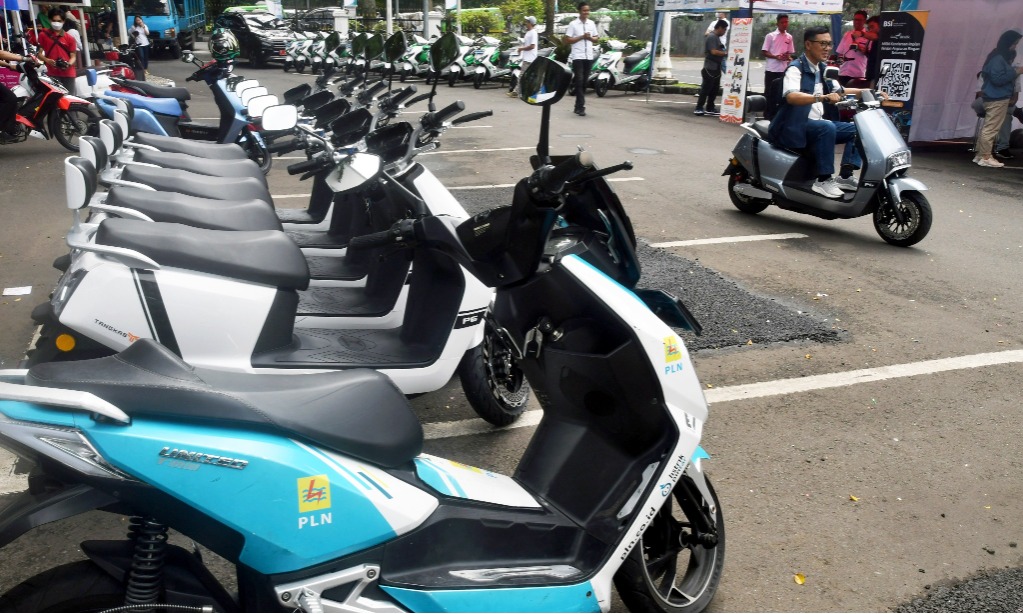 OJK Rilis Tambahan Insentif Untuk Kredit Kendaraan Listrik