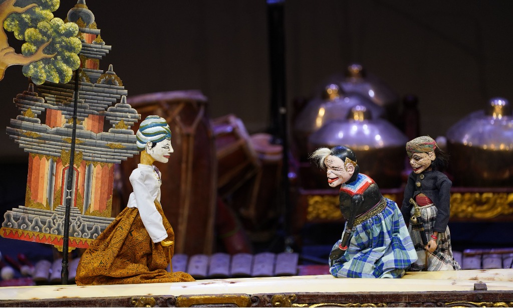 Mengenang Gregory Churchill, Ahli Hukum Perawat Wayang Indonesia