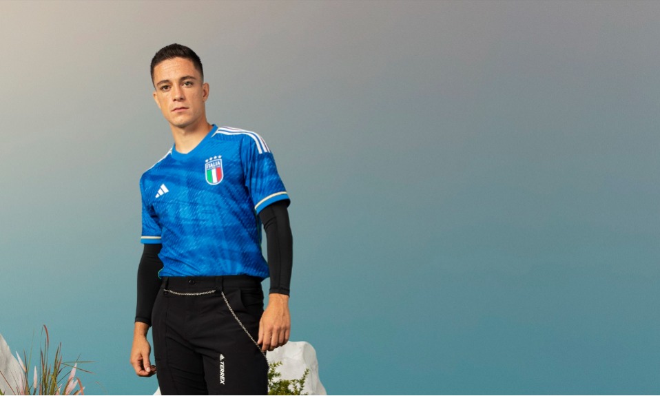 Timnas Italia Rilis Jersey Terinspirasi Dari Marmer Dan Budaya Romawi