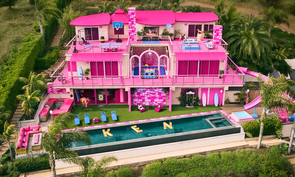 Malibu DreamHouse Barbie Kembali Hadir, Tertarik Menginap?
