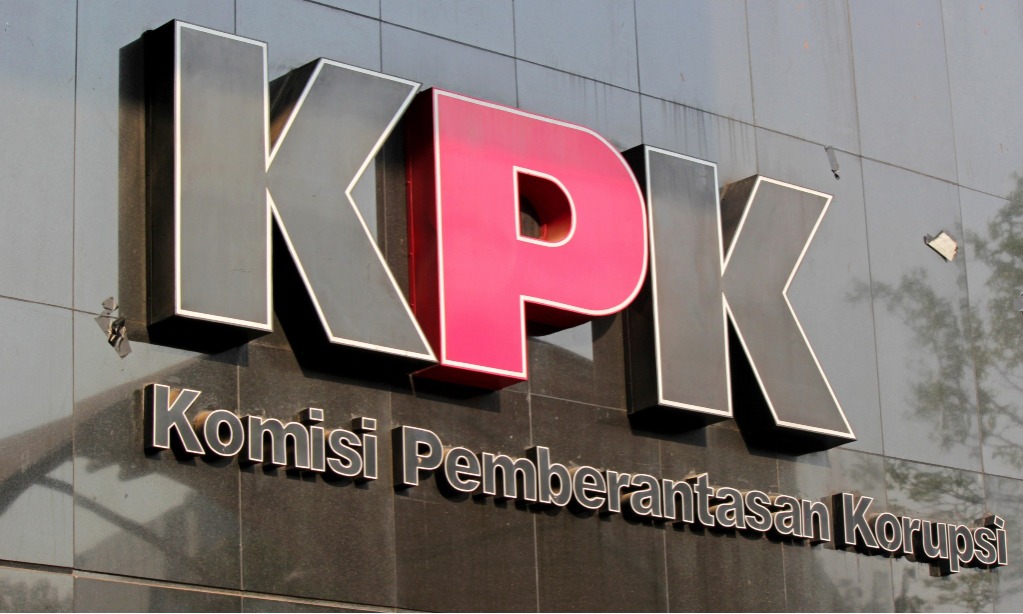 KPK Periksa Manajer Keuangan Poltracking Indonesia