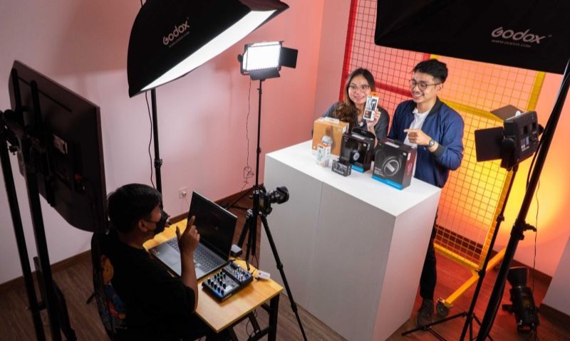 SIRCLO Buka Studio <i>Live Commerce</i>