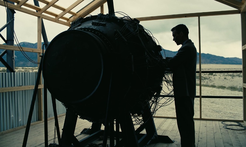 Ini Dia Yang Tidak Dijelaskan Film "Oppenheimer" Tentang Bom Atom
