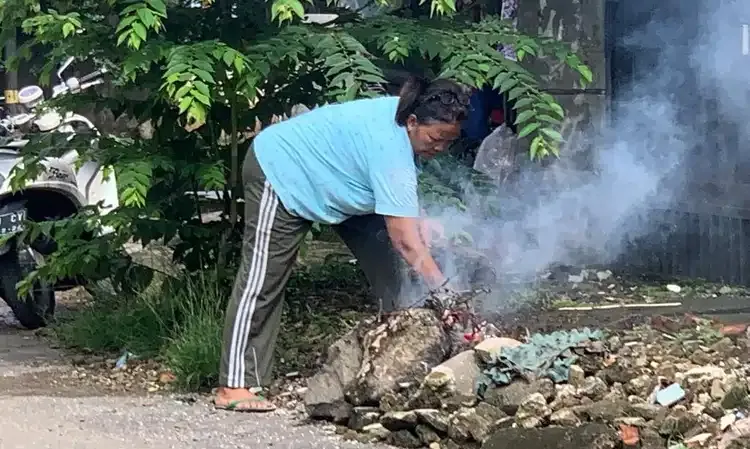 Terganggu Asap Pembakaran Sampah, Warga DKI Bisa Lapor Lewat JAKI