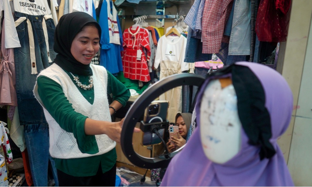 Mencermati Arah Angin Live Shopping