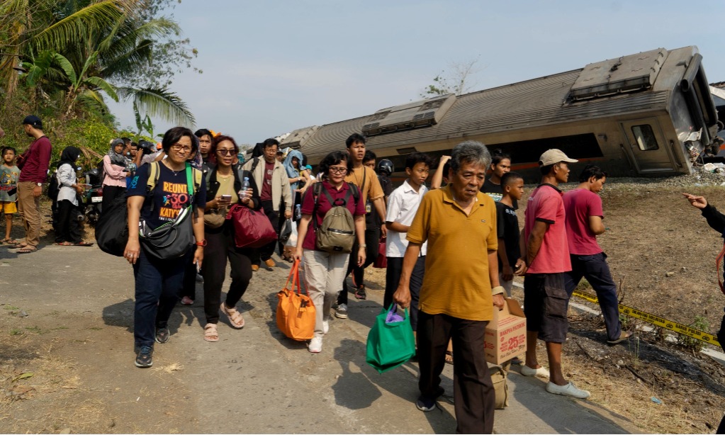 KA Argo Semeru Anjlok Di Wates