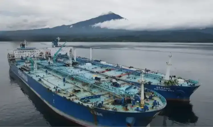 Kapal PIS Mahakam Angkut Methanol Perdana Ke Gresik