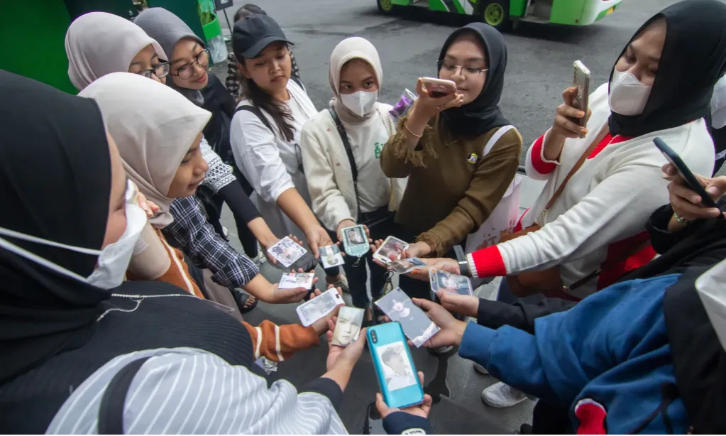 BTS ARMY Indonesia Kumpulkan Rp1 Miliar Donasi Untuk Palestina