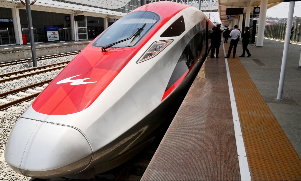 Tinggi Peminat, Kereta Cepat Whoosh Tambah Jadwal Perjalanan