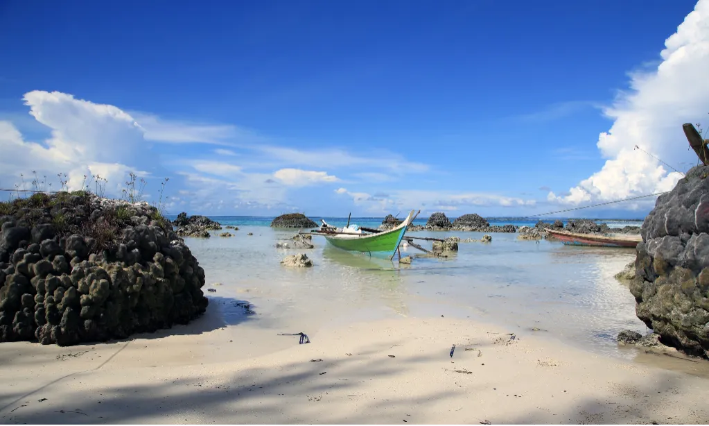 Pantai Tureloto, Laut Mati Versi Indonesia Di Nias Utara