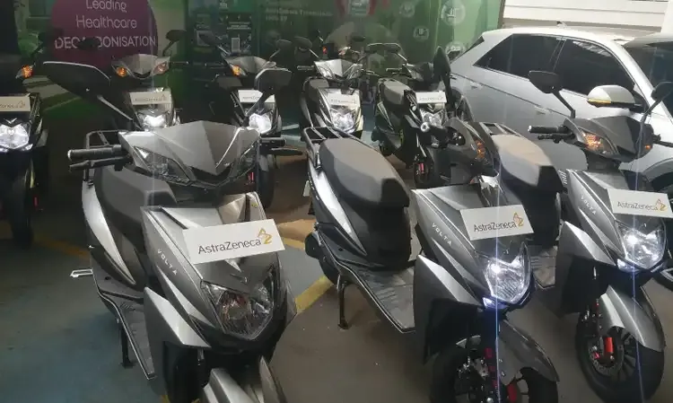 AstraZeneca Pakai Motor Listrik Volta Untuk Kendaraan Operasional