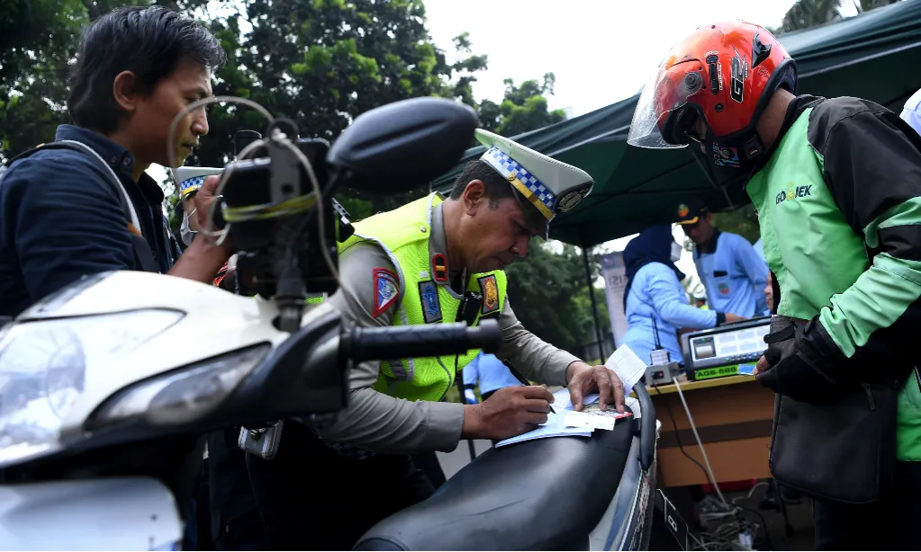 Tilang Uji Emisi Di Jakarta Dihentikan