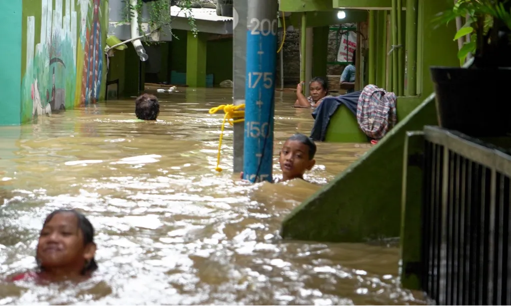 Warga Jakarta Bisa Akses Peringatan Dini Banjir Via Online