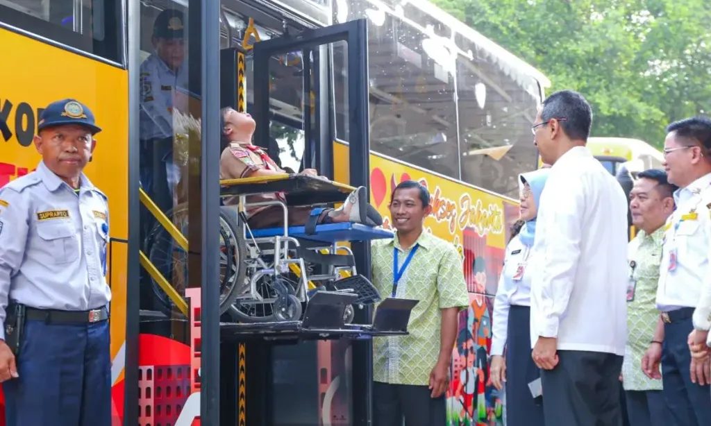 Dishub DKI Luncurkan Lima Bus Sekolah Khusus Siswa Disabilitas