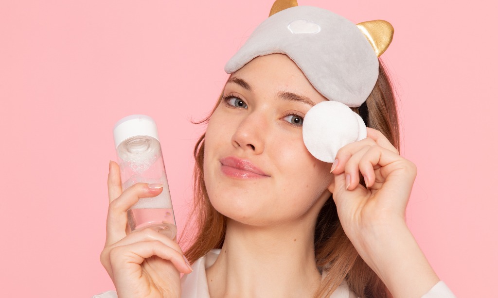 Sering Dianggap Sama, Ini Perbedaan <i>Micellar Water</i> Dan Toner