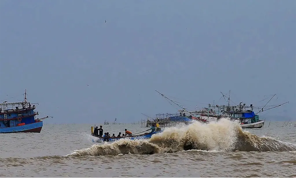 Dua Hari Ini, Warga Diminta Waspadai Gelombang Tinggi