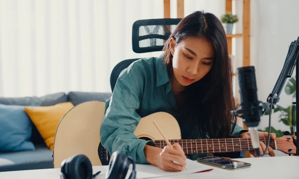 Diskriminasi Hingga Pelecehan Masih Membayangi Industri Musik Inggris