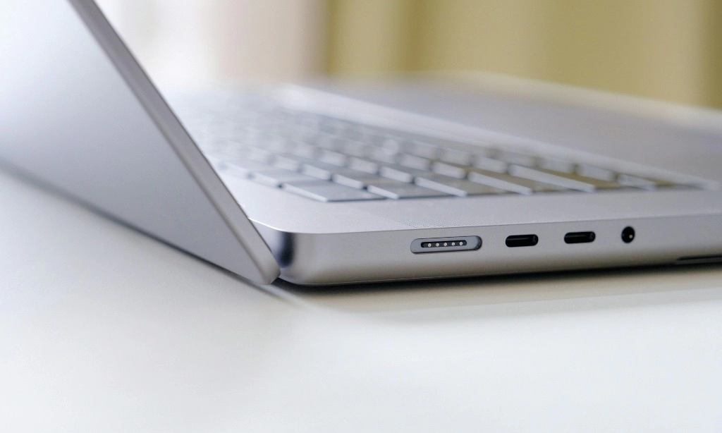 Perpanjang Usia Baterai Laptop Dengan Tidak Mengecas Penuh