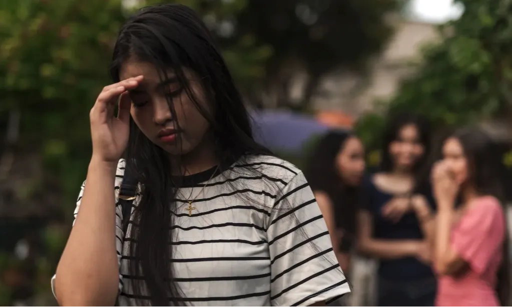 Mengenal FOPO, Kecemasan Akan Opini Orang Lain